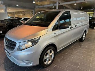 111 lång 3-sits *vinterhjul+dubbla sidodörrar*