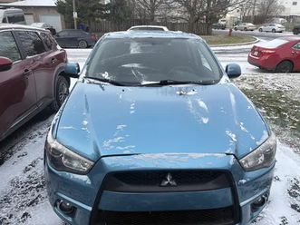 i am selling my mitsu rvr 2.0l for $7000