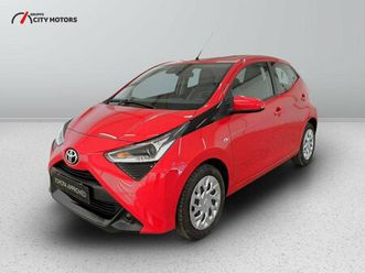 5 porte 1.0 vvt-i x-play m-mt