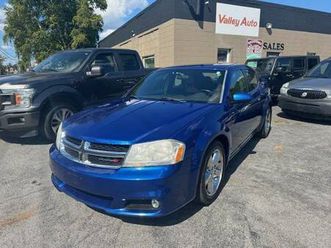 2012 dodge avenger sxt with a roof!