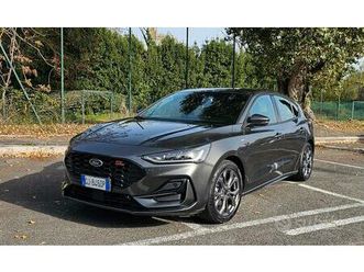 ford focus st-line hybrid con sync 4