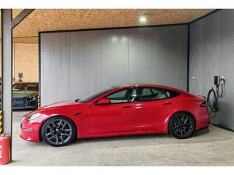 tesla model s plaid, 2022 god.