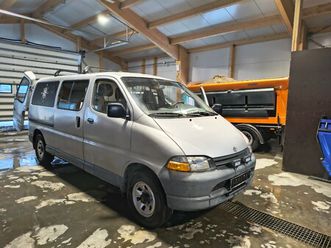 toyota hiace 2000