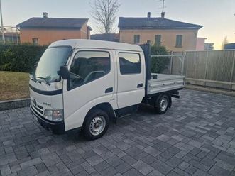 dyna 100 3.0 d-4d doppia cabina con gancio traino.