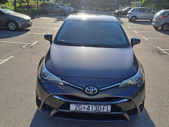 toyota avensis 2017