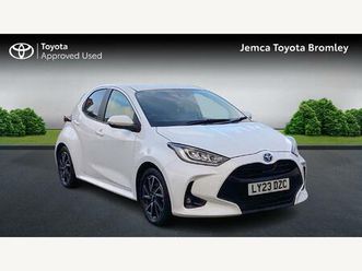 toyota yaris design hatchback's 1.5 vvt-h design e-cvt euro 6 (start/stop) 5dr