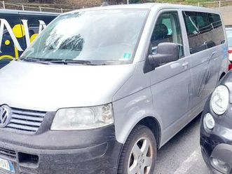 volkswagen veicoli commerciali multivan 2.5 tdi/174cv comfortline del 2006 usata a genova