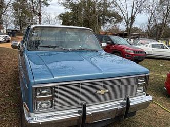 chevrolet silverado 1500 custom