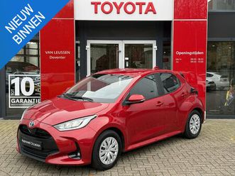 toyota yaris 1.5 hybrid 115 active blind spot apple car play/ android auto keyless prk snsr v+a