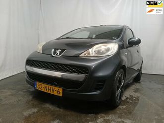 peugeot 107 - 1.0-12v xs - rechter zijschade