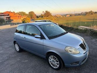 lancia ypsilon 1.3 mjt 90 cv oro
