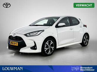 toyota yaris 1.5 hybrid dynamic | limited | full map navigatie |