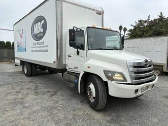 2015 hino 268 26ft box truck