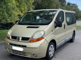 renault trafic passenger 8 places
