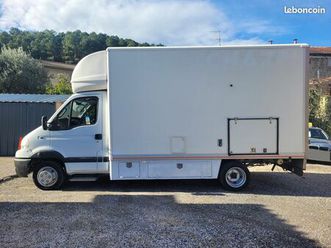 mascott 20m3 aménagé /atelier + attelage