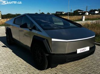 tesla cybertruck 2025, 10 km
