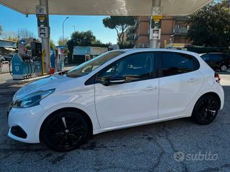 peugeot 208 puretech 82 5 porte active