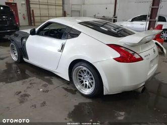 nissan 370 z standard