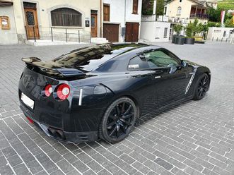 nissan gtr black edition