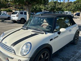 mini cabriolet sidewalk