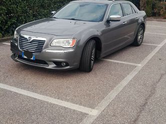 auto in eccellente stato.