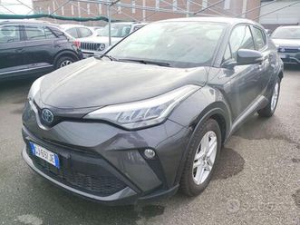 toyota c-hr 1.8 hybrid navi+full led+rcam+privacy+