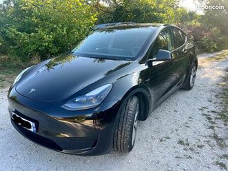 tesle model y avec attache remorque