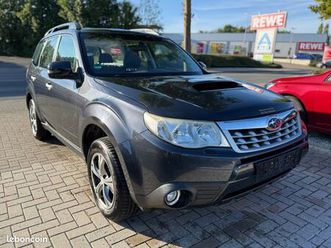 subaru forester exclusive 2.0 147ch - attelage - toit ouvrant - caméra/navi - phares xénon