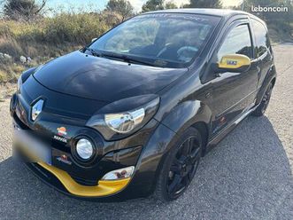 twingo 2 rs redbull numéro 258