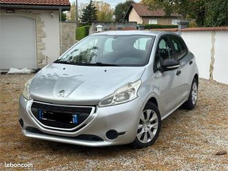 peugeot 208 société 1.4 hdi 68 cv (2 places)