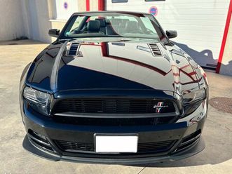ford mustang v8 gt/cs dispo immédiate