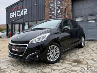peugeot 208 style 1.2 82cv toit panoramique / sièges chauffants