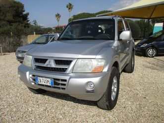 auto tenuta in pefette condizzioni.