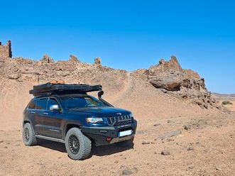 ◊ jeep grand cherokee v8 5.7 hemi – 2015 – équipé raid & prêt à partir ?