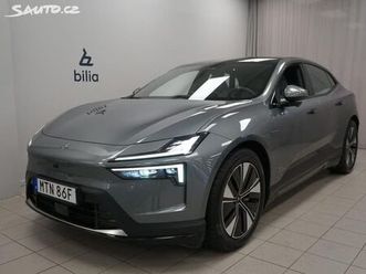 polestar 4 long range awd bílý interier