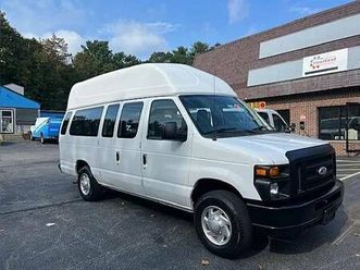 2014 ford e250 extended rear lift wheelchair van