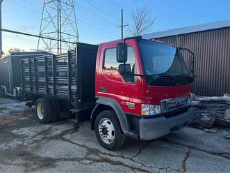 2006 ford lcf stake body truck
