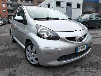 toyota aygo - automatica - frizione nuova e taglia