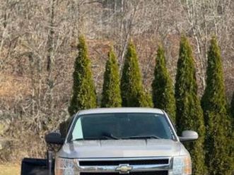2009 chevrolet silverado clean truck-no rust