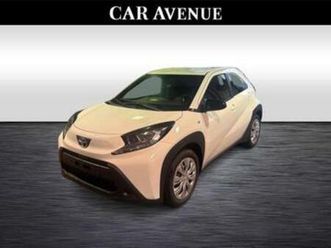 ② toyota aygo x play — toyota — 2ememain