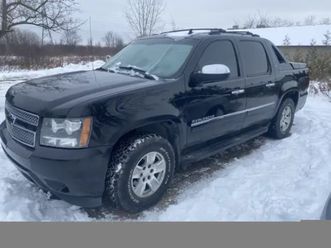 2011 chevrolet avalanche great condition