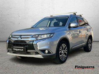 MITSUBISHI OUTLANDER mitsubishi-outlander-2-2-di-d-4wd-instyle-7p-del-2016-usata-a-poggiridenti
