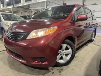 2011 toyota sienna le