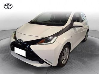 toyota aygo 1.0 vvt-i 69 cv 5 porte x-play del 2018 usata a torino