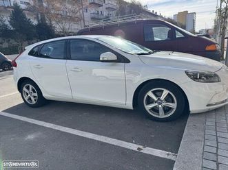 volvo v40 1.6 d2 momentum