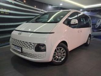 2.2d executive 9-seater