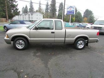 1998 gmc sonoma sls 3 door 4 cylinder 5 speed (1 owner) 100k miles