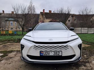 toyota crown an. 2024