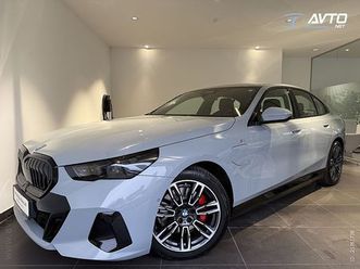 bmw serija 5: 530e xdrive at