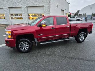 ◊truckhunter>2018 chev silverado 3500 high country>tonneau>5th wheel